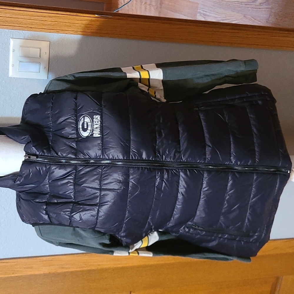 Green Bay Packers vest,  sz L, black